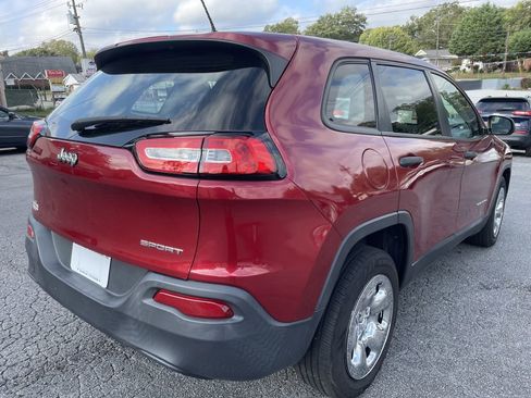 Used 2017 Jeep Cherokee Sport image 6