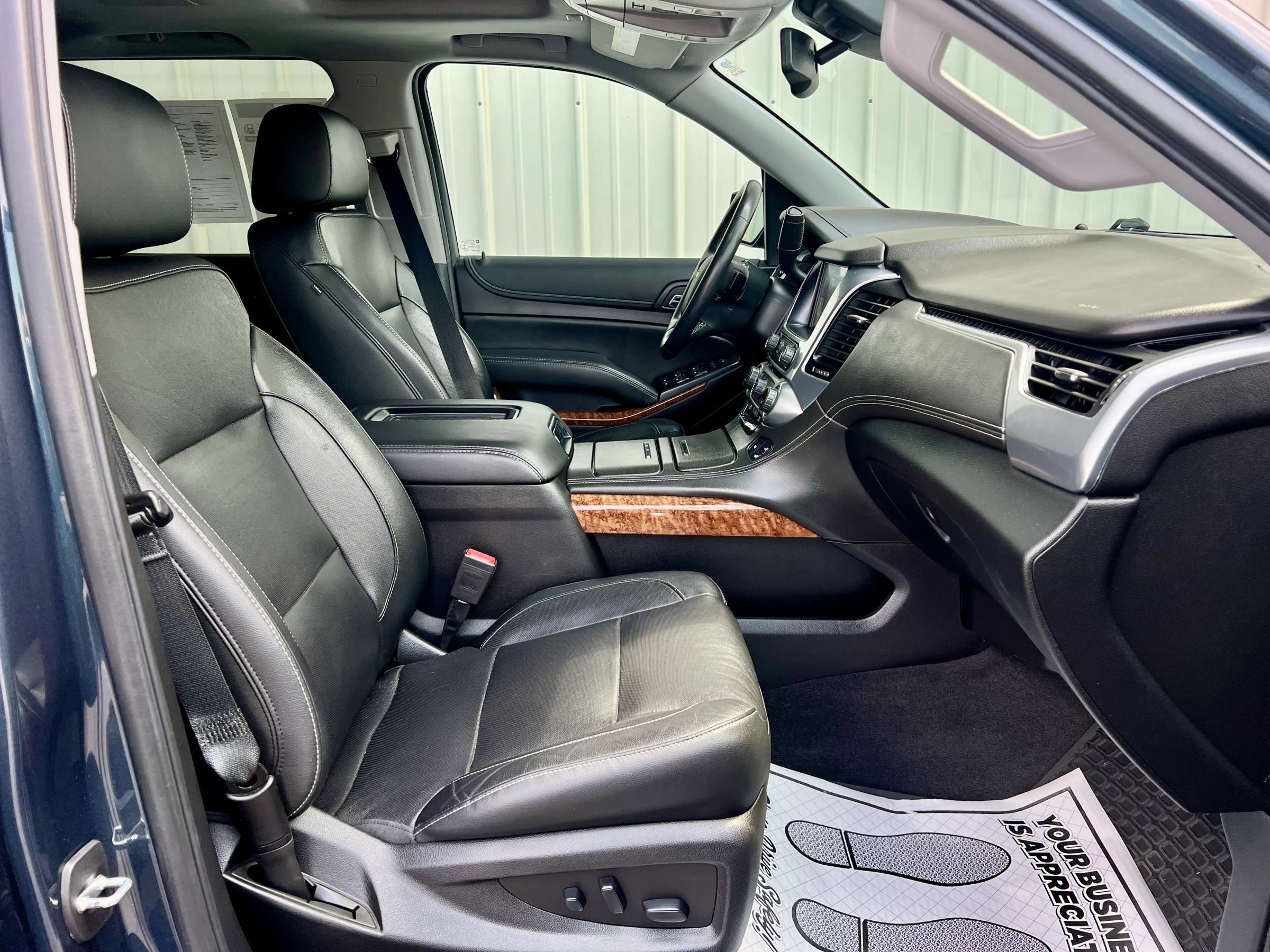 Used 2020 Chevrolet Suburban Premier AWD/4WD image 37