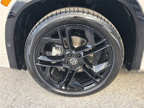 New 2026 Volkswagen Tiguan SE R-Line image 7