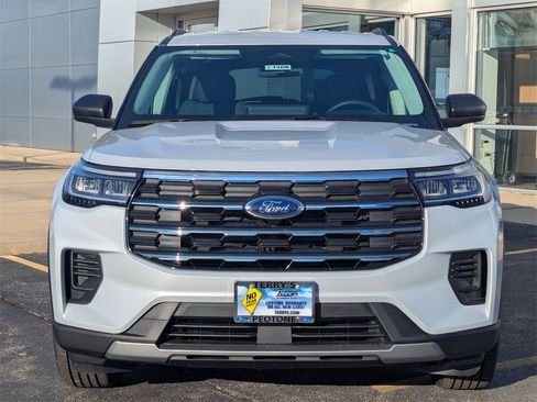 New 2026 Ford Explorer Active image 2