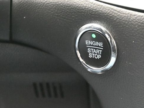 Used 2017 Ford Edge SEL w/ Equipment Group 201A AWD/4WD image 23