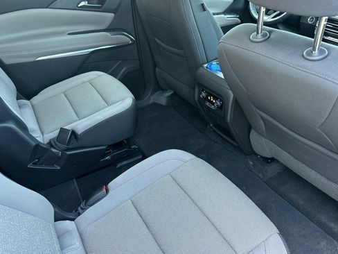 Used 2025 Chevrolet Traverse LT AWD/4WD image 18