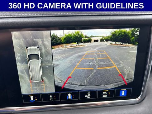 Used 2022 GMC Yukon Denali AWD/4WD image 4