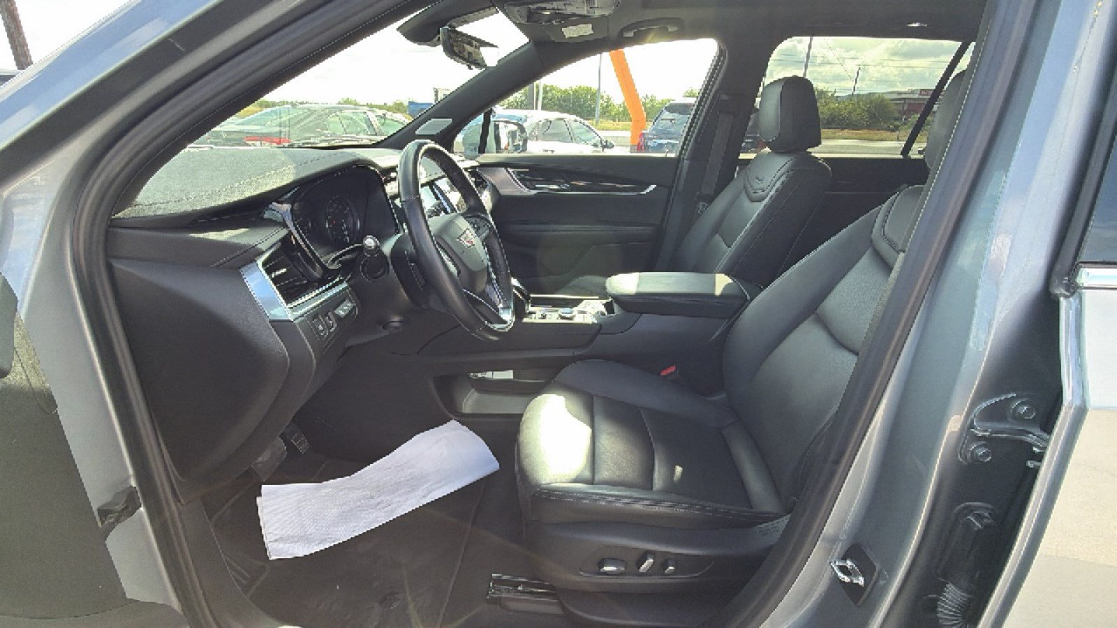 Certified 2023 Cadillac XT6 Premium Luxury w/ Technology Package AWD/4WD image 10