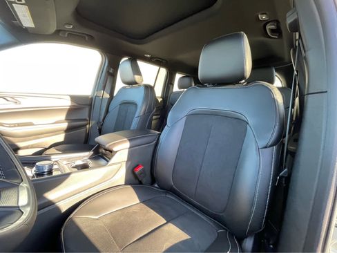 New 2025 Jeep Grand Cherokee Altitude image 22