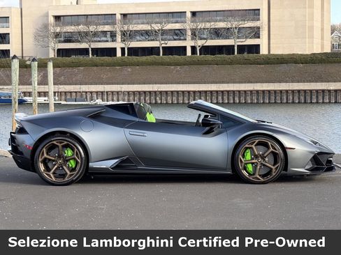 Used 2023 Lamborghini Huracan EVO image 4