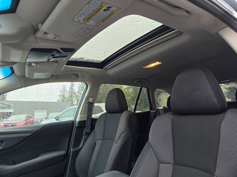 Used 2021 Subaru Outback Premium image 4