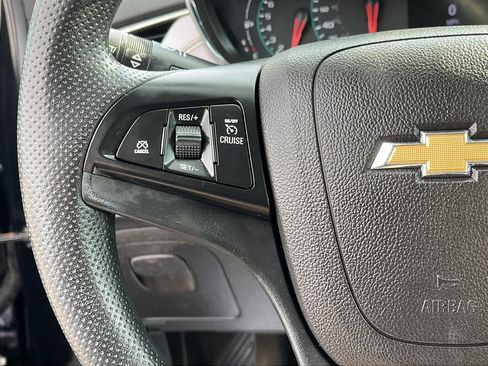 Used 2020 Chevrolet Trax LT image 12