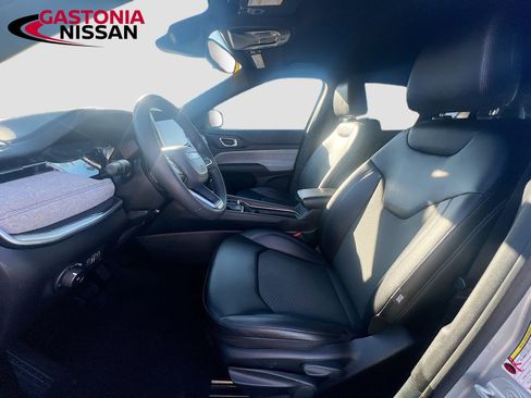 Used 2024 Jeep Compass Latitude image 26