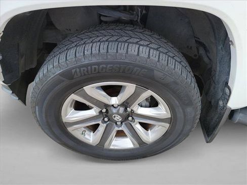 Used 2018 Toyota Tacoma Limited AWD/4WD image 8