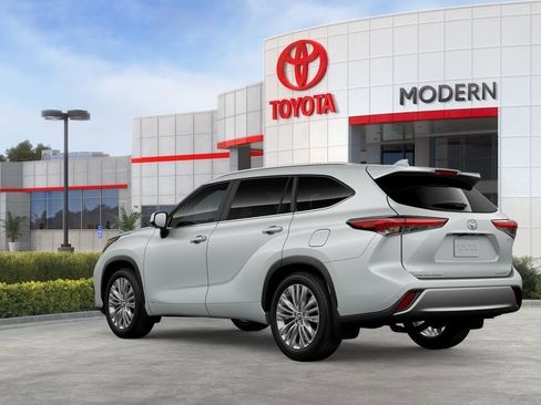 New 2026 Toyota Highlander Platinum image 28