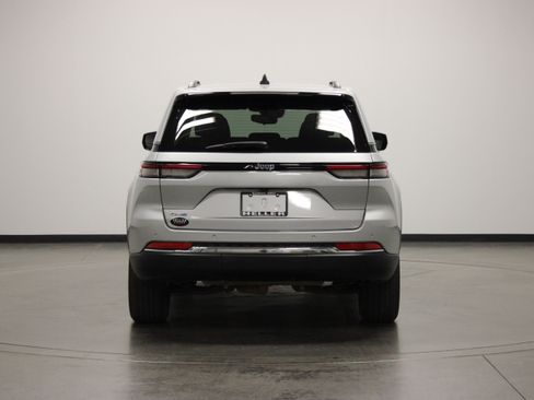 Used 2023 Jeep Grand Cherokee 4WD 4xe image 7