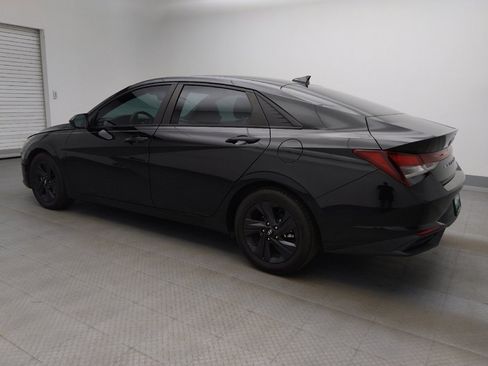Used 2021 Hyundai Elantra SEL w/ Convenience Package FWD image 3