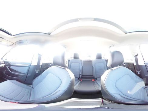 Used 2025 Volkswagen Jetta SE image 43