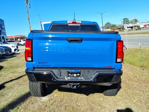 Used 2025 Chevrolet Colorado ZR2 w/ Technology Package image 4