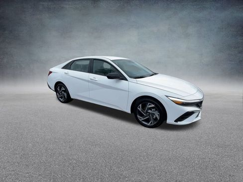 New 2025 Hyundai Elantra SEL image 26