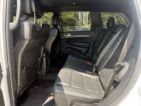 Used 2018 Jeep Grand Cherokee Limited RWD image 11