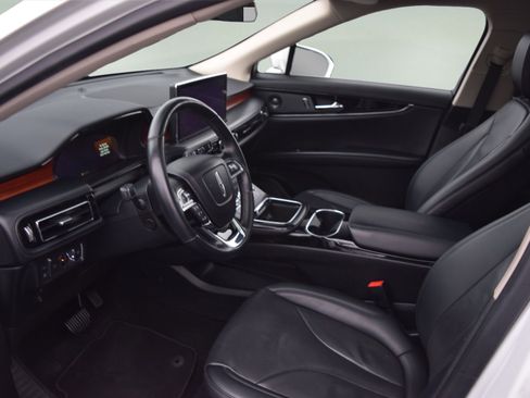 Used 2022 Lincoln Nautilus Reserve w/ Equipment Group 201A image 8