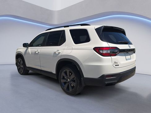 New 2026 Honda Pilot Sport image 3