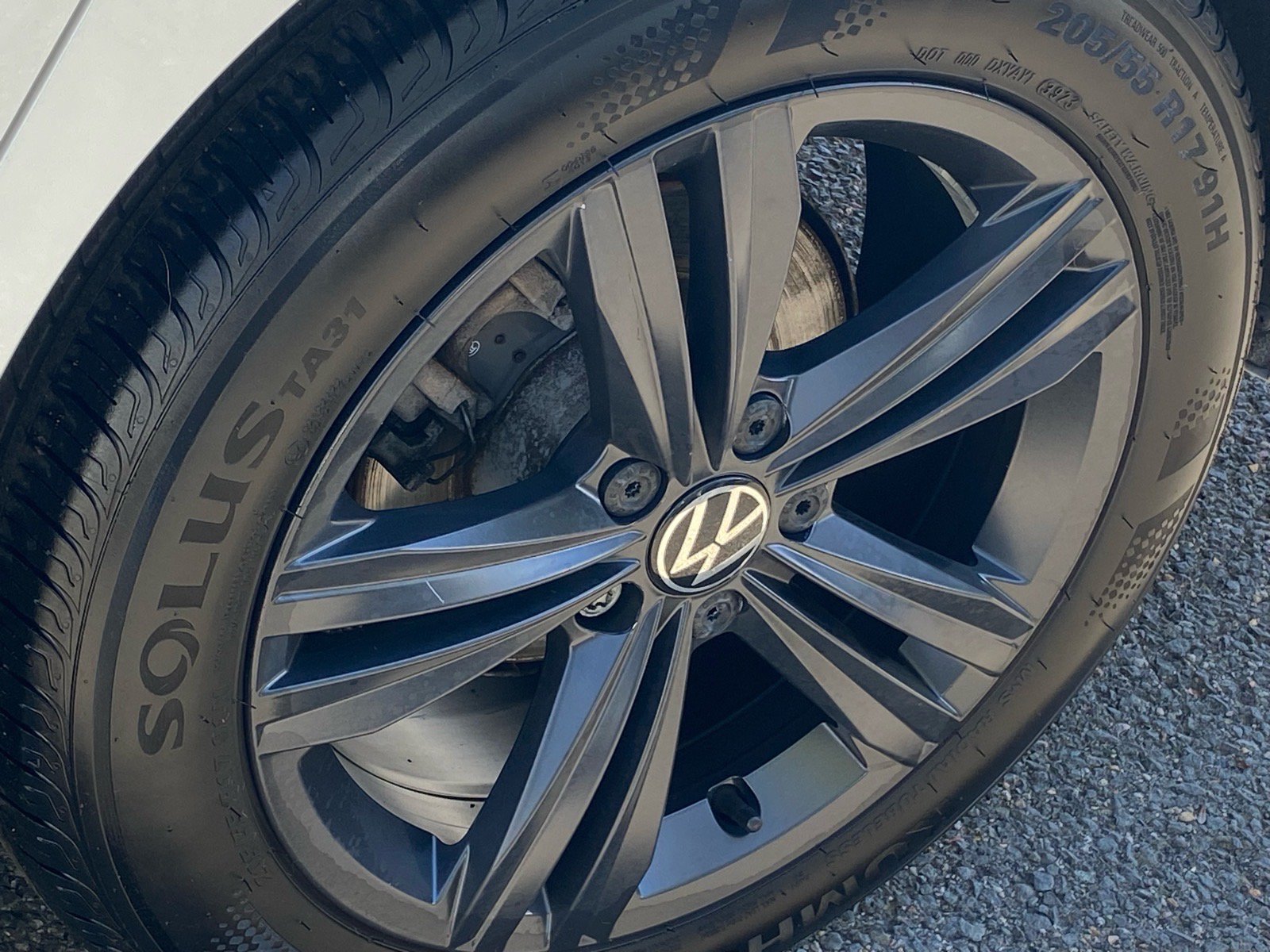 Certified 2024 Volkswagen Jetta SE FWD image 22