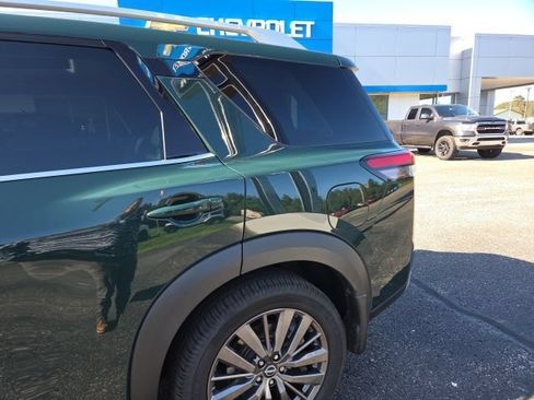 Used 2022 Nissan Pathfinder SL AWD/4WD image 42