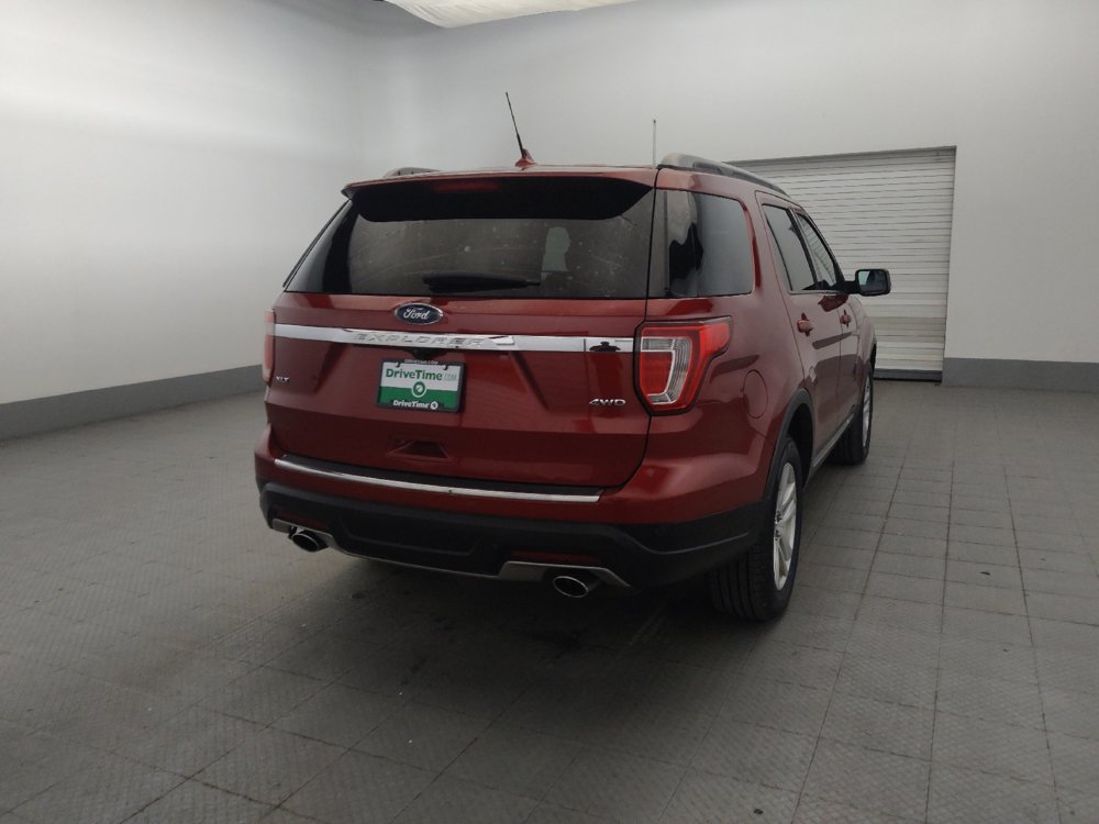 Used 2018 Ford Explorer XLT w/ Equipment Group 202A AWD/4WD image 7