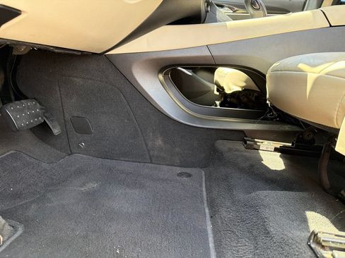 Used 2019 Buick Enclave Essence FWD image 36