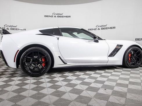 Used 2016 Chevrolet Corvette Z06 w/ Z07 Performance Package RWD image 19