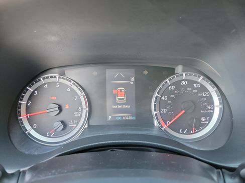 Used 2022 Toyota Highlander LE image 23