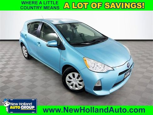 Used 2014 Toyota Prius C Two image 1