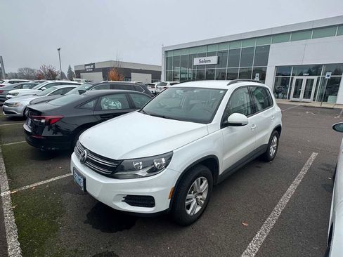 Used 2017 Volkswagen Tiguan S image 1