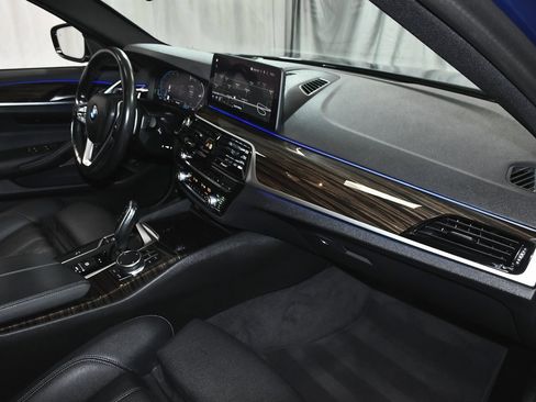 Used 2023 BMW 530i xDrive w/ Premium Package image 64