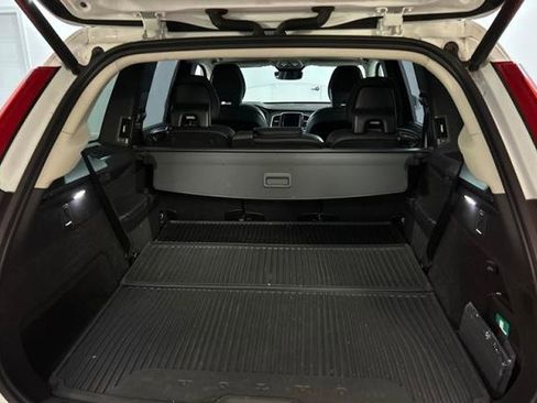 Certified 2024 Volvo XC90 B6 Ultimate w/ Protection Package Premier image 17