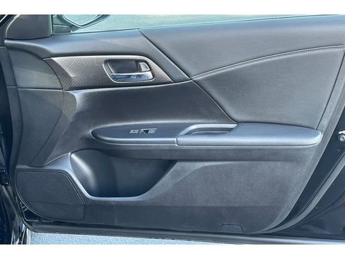 Used 2017 Honda Accord Sport image 20