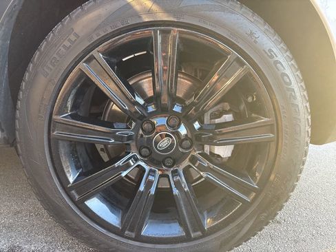 Used 2022 Land Rover Range Rover Sport HSE Silver Edition image 5