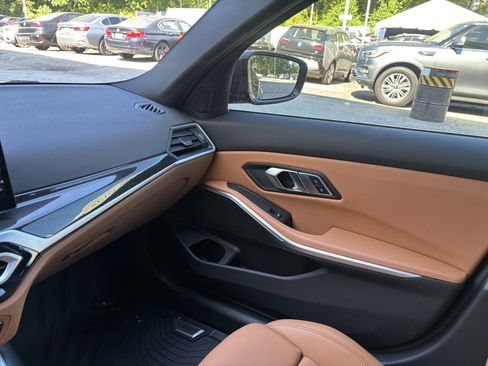 Used 2023 BMW 330i Sedan w/ Premium Package image 16