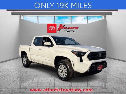 Used 2024 Toyota Tacoma SR5 image 1