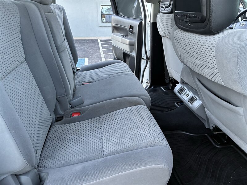Used 2012 Toyota Tundra 4x4 CrewMax w/ Tow Pkg image 12
