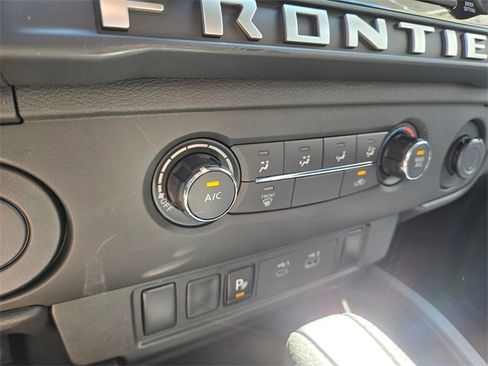 New 2025 Nissan Frontier SV image 18