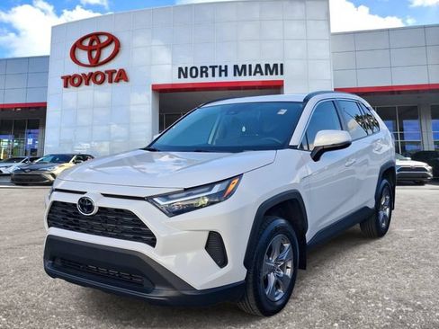 Used 2024 Toyota RAV4 XLE w/ Convenience Package FWD image 2