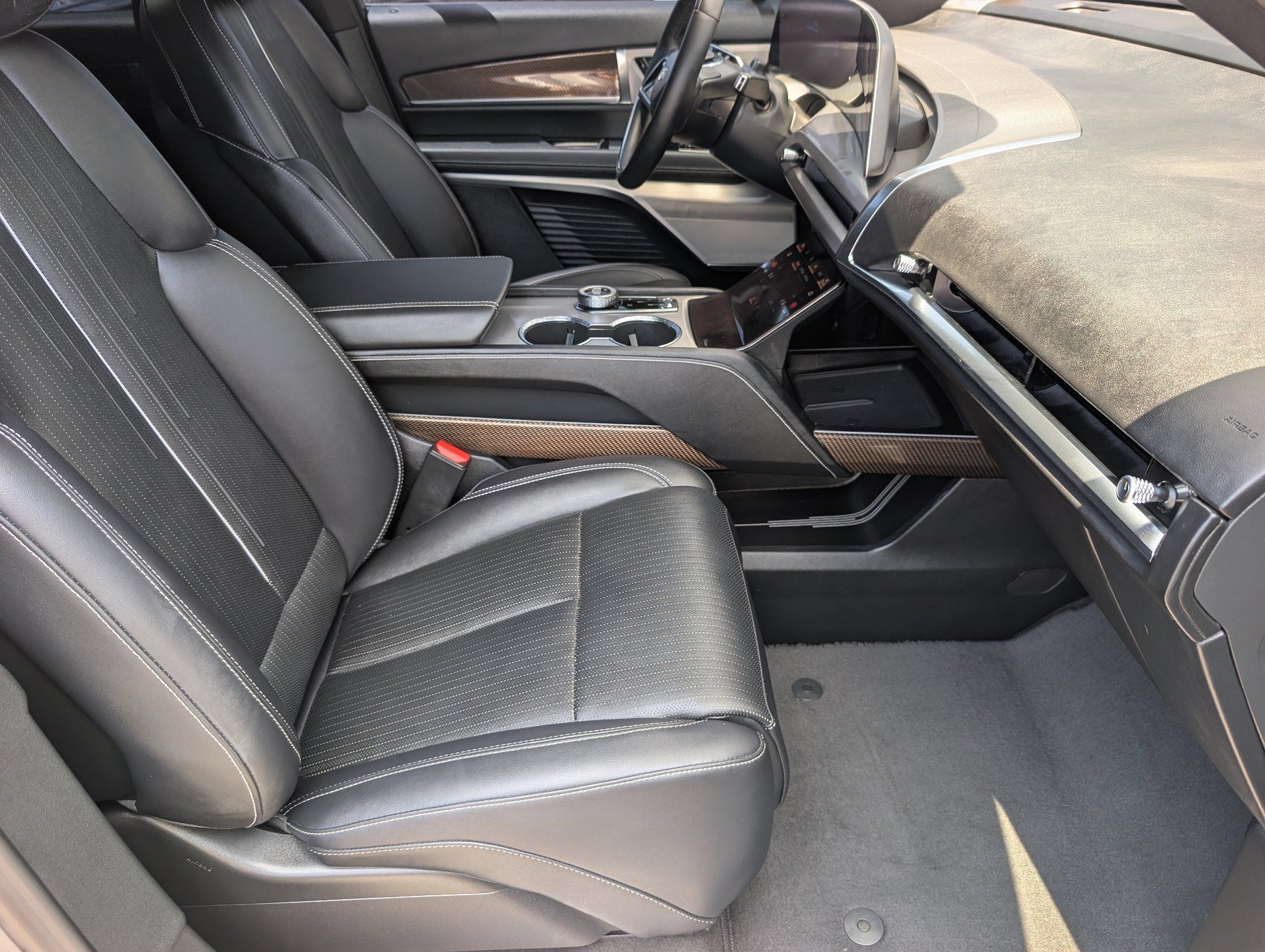 Used 2026 Cadillac Vistiq Sport AWD/4WD image 12