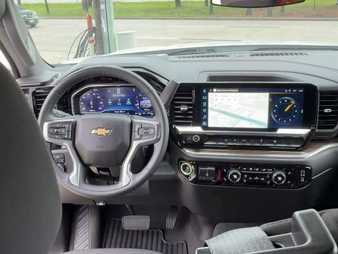 Used 2025 Chevrolet Silverado 1500 LT image 22