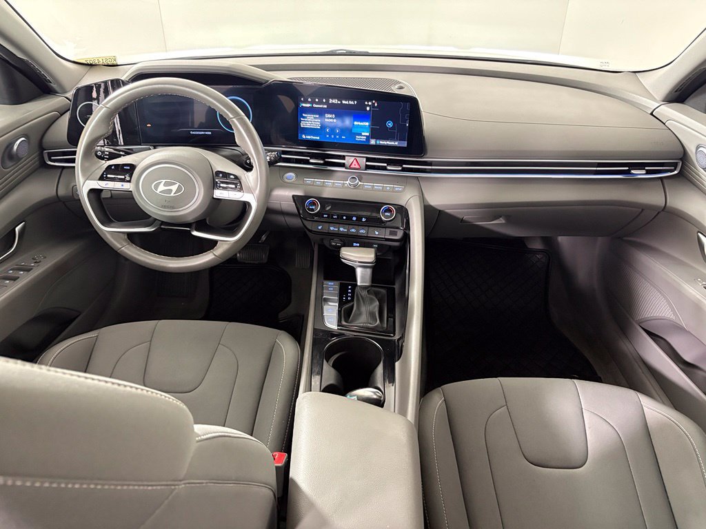 Used 2024 Hyundai Elantra SEL w/ Convenience Package FWD image 32