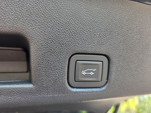 New 2026 Chevrolet Traverse LT w/ LPO, Floor Liner Package FWD image 24