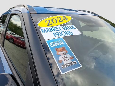 Used 2024 Nissan Kicks SR FWD image 9