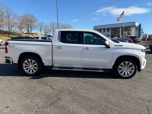 Used 2022 Chevrolet Silverado 1500 High Country w/ Technology Package image 8