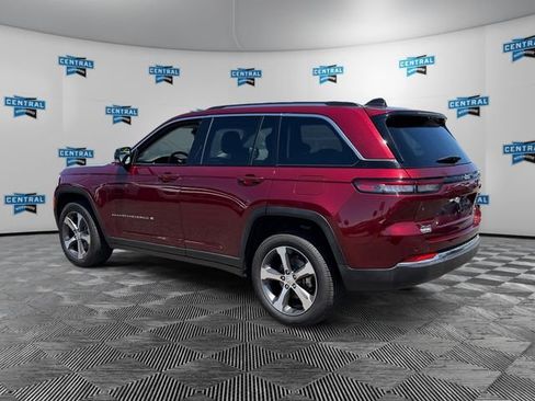 Certified 2023 Jeep Grand Cherokee Limited w/ Luxury Tech Group II AWD/4WD image 4