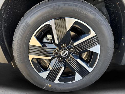 New 2026 Nissan Kicks SV w/ SV Premium Package AWD/4WD image 8