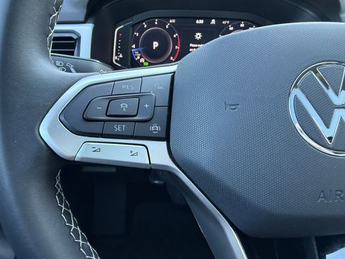 Used 2023 Volkswagen Atlas SE w/ Panoramic Sunroof Package image 19