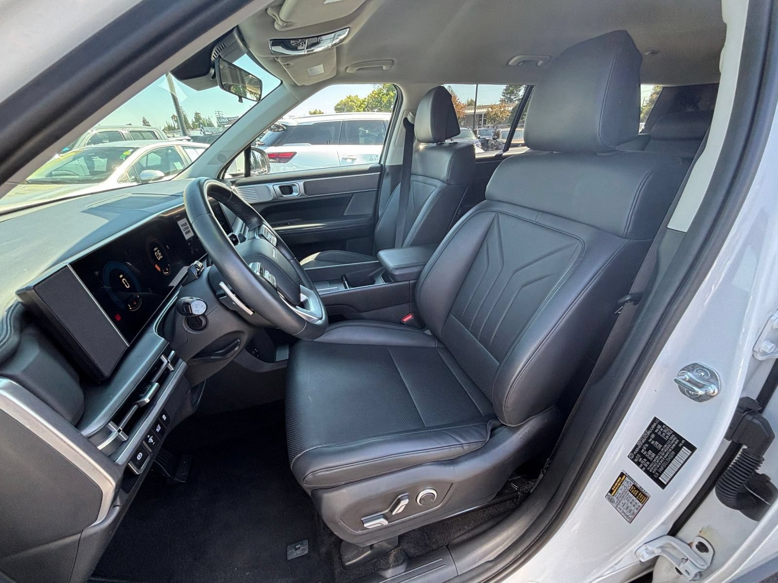 Used 2025 Hyundai Santa Fe SEL AWD/4WD image 39